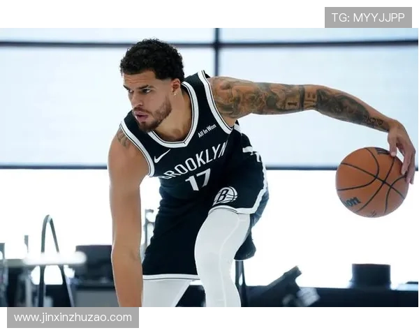 小迈克尔波特半场表现出色9投5中三分命中率高达50砍下13分2板2助2断